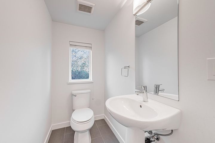 Photo 20 at 28 - 16357 15 Avenue, King George Corridor, South Surrey White Rock