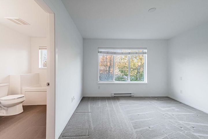 Photo 22 at 28 - 16357 15 Avenue, King George Corridor, South Surrey White Rock