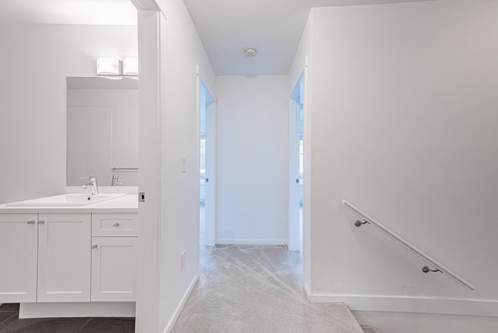 Photo 25 at 28 - 16357 15 Avenue, King George Corridor, South Surrey White Rock
