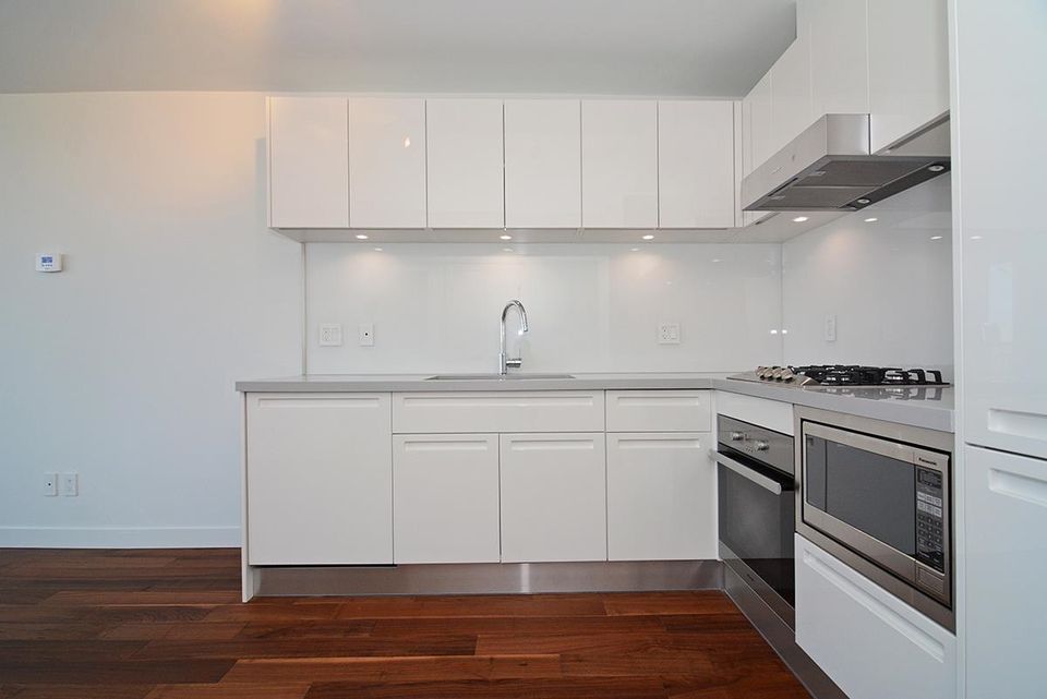 1203 - 188 Keefer Street1