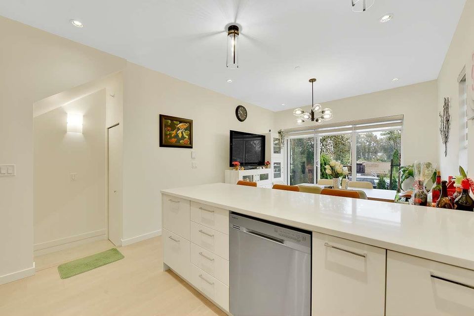 Photo 7 at 1 - 629 South Dyke Road, Queensborough, New Westminster