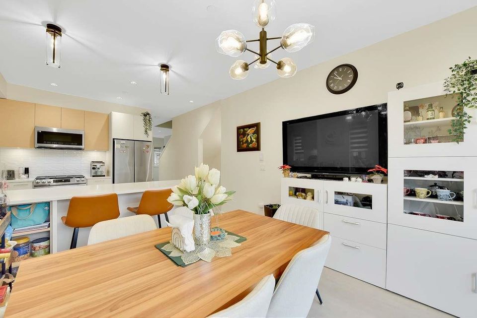 Photo 8 at 1 - 629 South Dyke Road, Queensborough, New Westminster