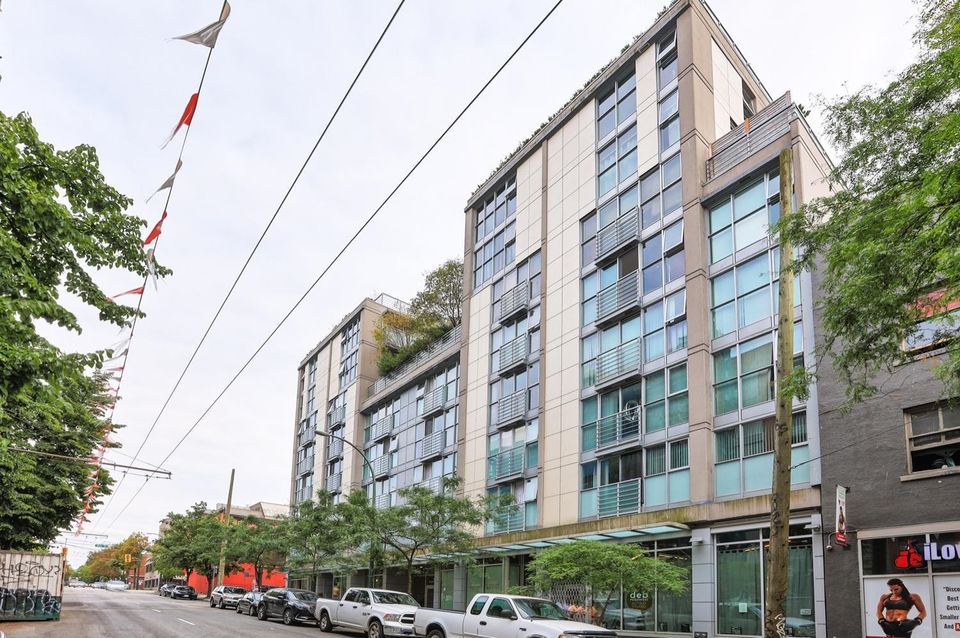 302 - 168 Powell Street2