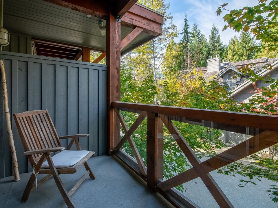 6 - 4668 Blackcomb Way4