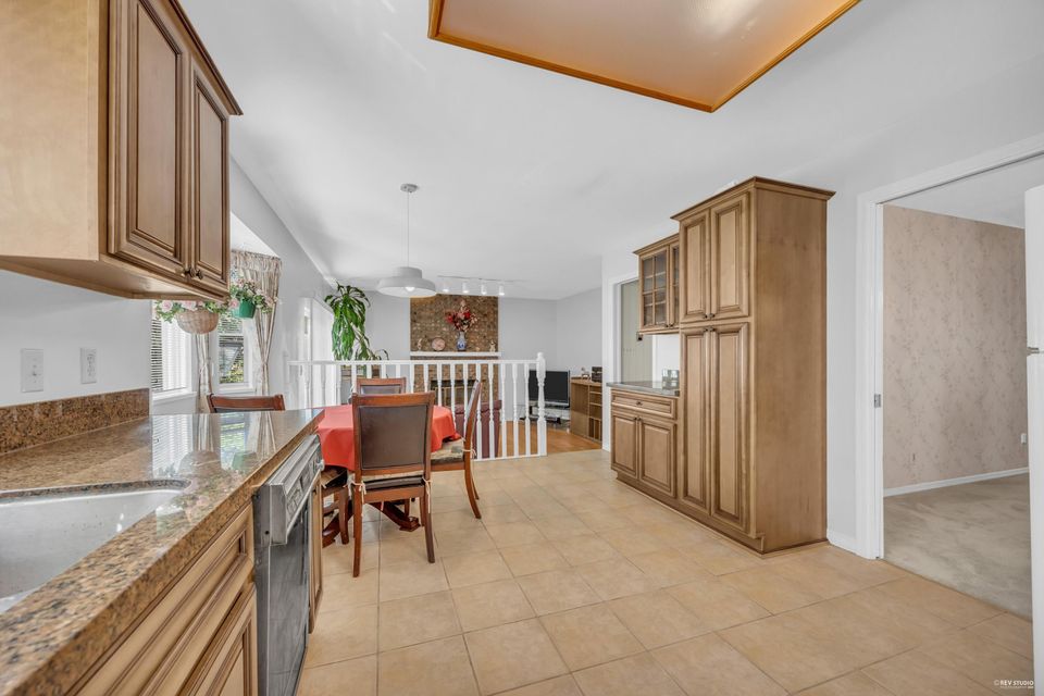 Photo 8 at 1921 155 Street, King George Corridor, South Surrey White Rock