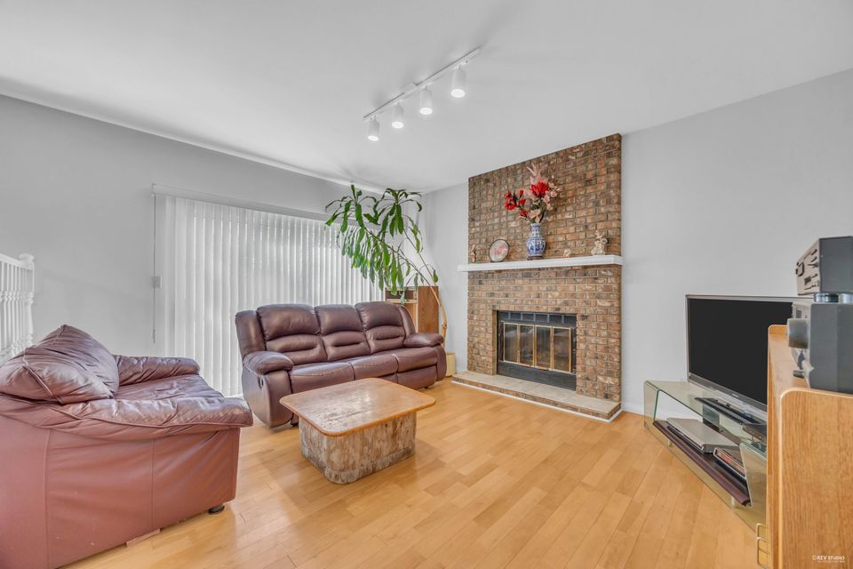 Photo 12 at 1921 155 Street, King George Corridor, South Surrey White Rock