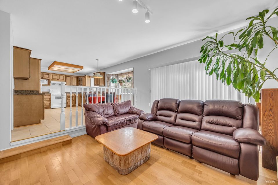 Photo 14 at 1921 155 Street, King George Corridor, South Surrey White Rock