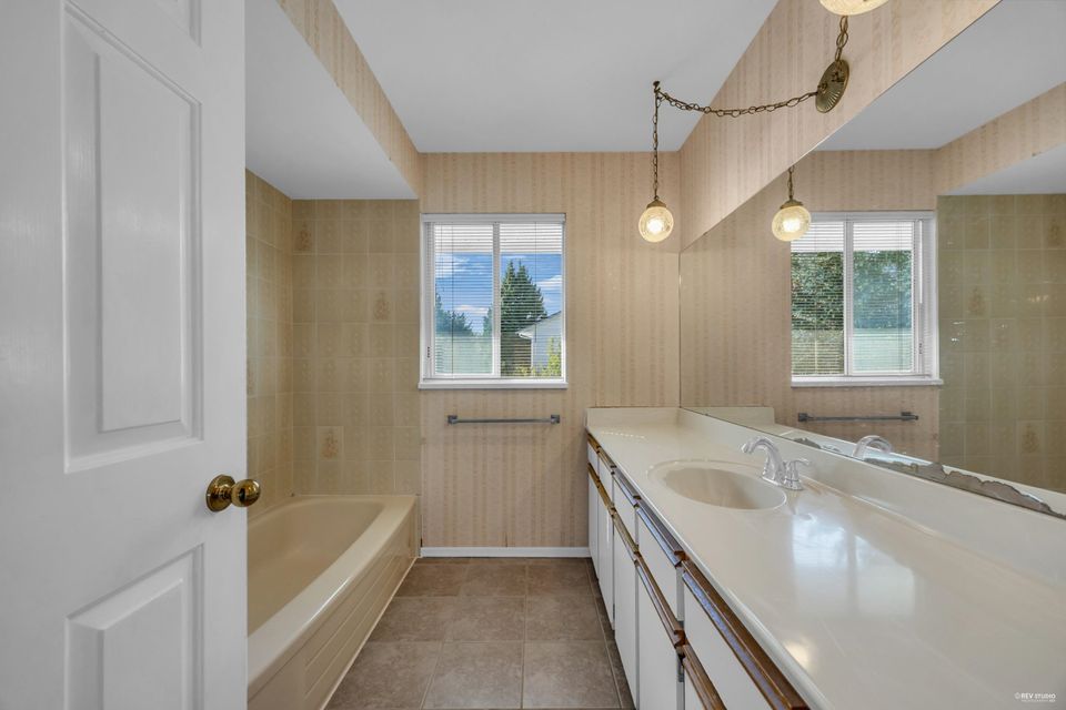 Photo 19 at 1921 155 Street, King George Corridor, South Surrey White Rock