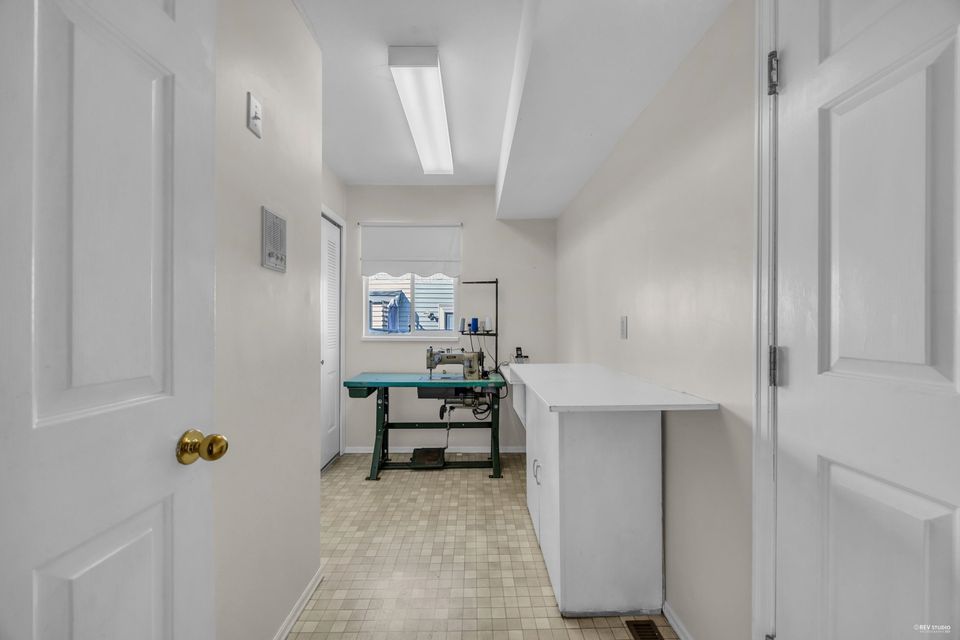 Photo 25 at 1921 155 Street, King George Corridor, South Surrey White Rock