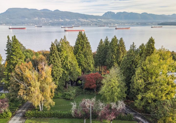 Photo 3 at 4755 Belmont Avenue, Point Grey, Vancouver West