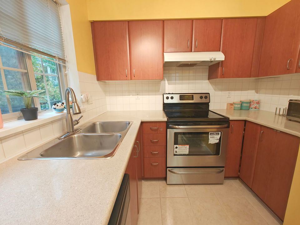 Photo 8 at 58 - 14855 100 Avenue, Guildford, North Surrey