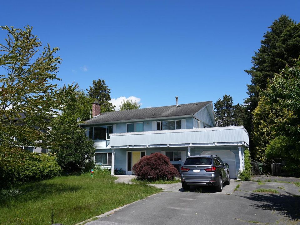 9580 Pinewell Crescent1