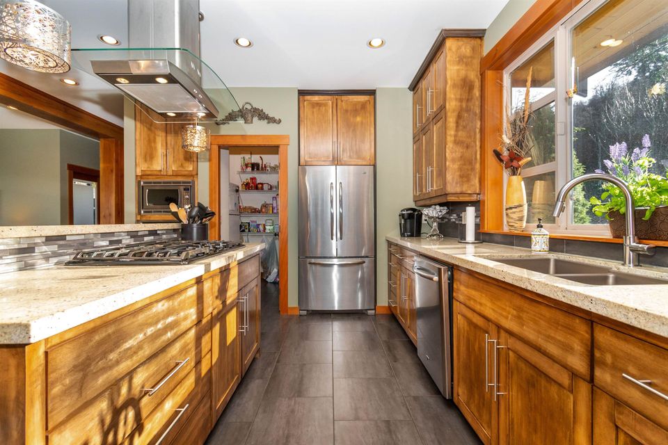 Photo 8 at 43207 Salmonberry Drive, Chilliwack Mountain, Chilliwack