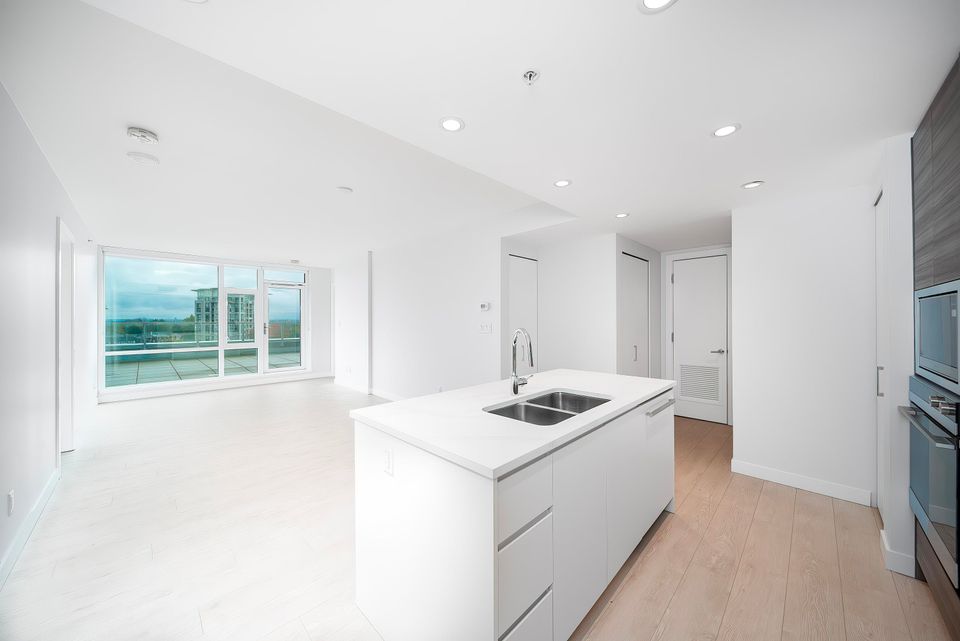 1007 - 6833 Buswell Street1