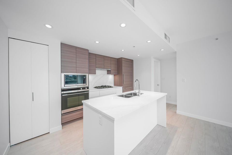 1007 - 6833 Buswell Street4