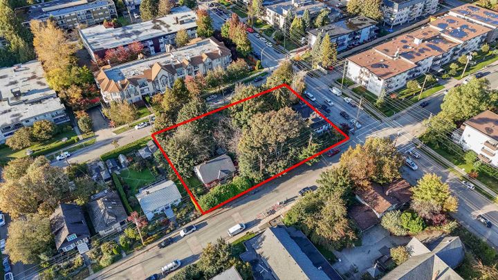 Photo 4 at 1005 Fifth Avenue, Uptown NW, New Westminster