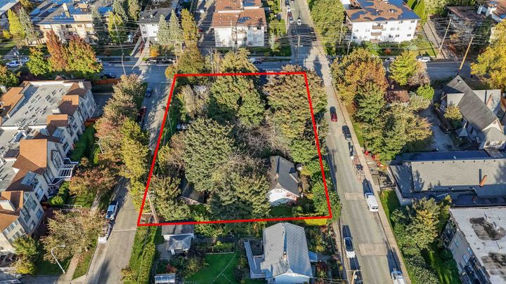 Photo 6 at 1005 Fifth Avenue, Uptown NW, New Westminster