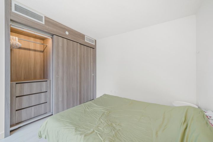 Photo 13 at 909 - 8555 Capstan Way, West Cambie, Richmond
