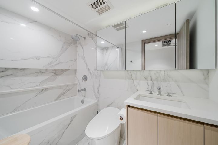 Photo 14 at 909 - 8555 Capstan Way, West Cambie, Richmond