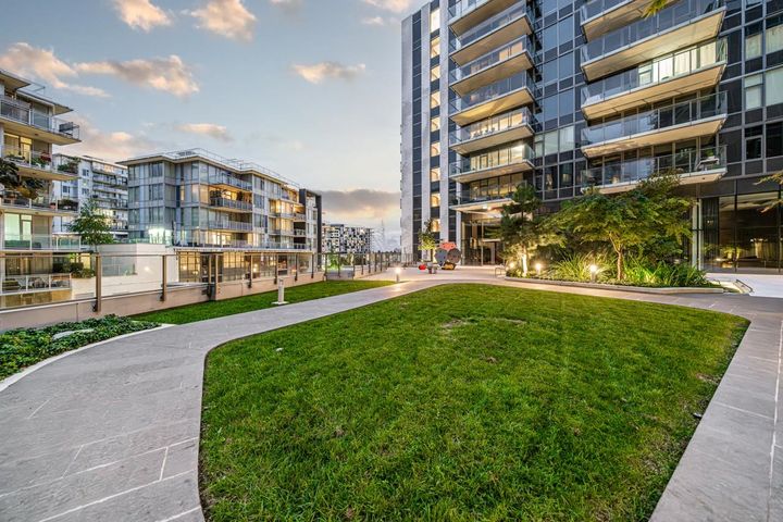 Photo 32 at 909 - 8555 Capstan Way, West Cambie, Richmond