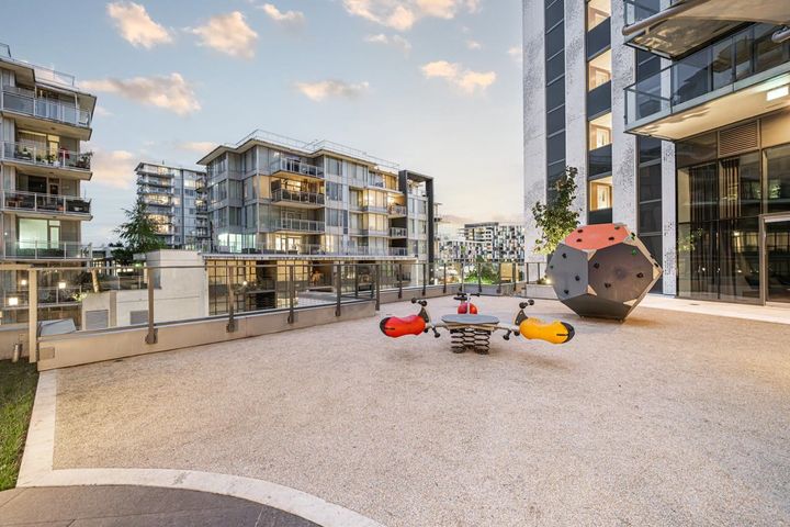 Photo 33 at 909 - 8555 Capstan Way, West Cambie, Richmond