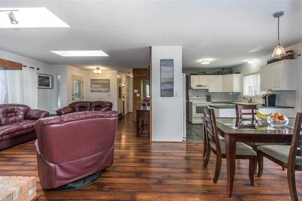 Photo 8 at 34740 3rd Avenue, Poplar, Abbotsford