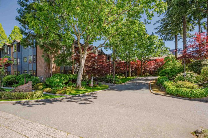 Photo 1 at 102 - 15300 17 Avenue, Sunnyside Park Surrey, South Surrey White Rock