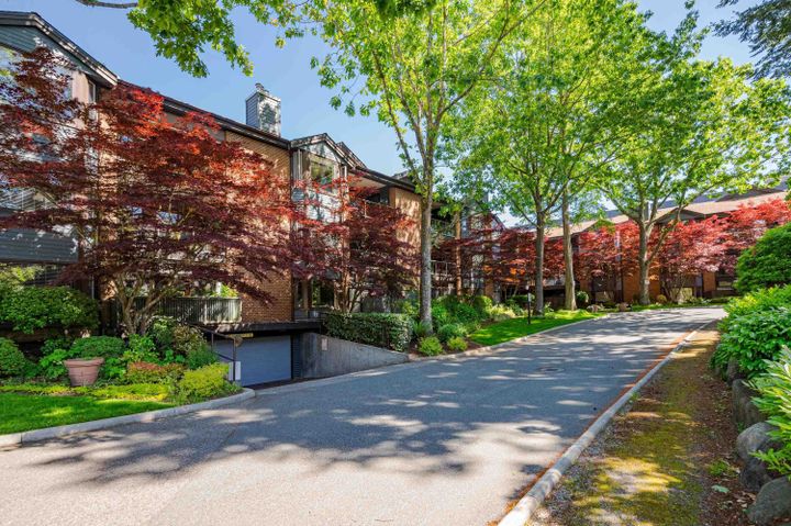 Photo 2 at 102 - 15300 17 Avenue, Sunnyside Park Surrey, South Surrey White Rock