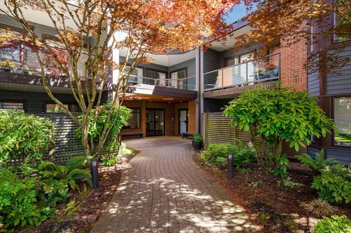 Photo 3 at 102 - 15300 17 Avenue, Sunnyside Park Surrey, South Surrey White Rock Photo 3 at 102 - 15300 17 Avenue, Sunnyside Park Surrey, South Surrey White Rock