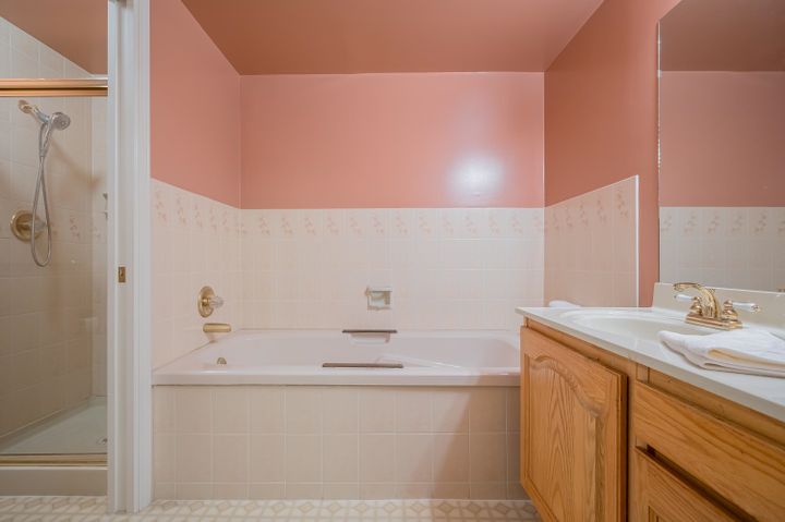 Photo 19 at 102 - 15300 17 Avenue, Sunnyside Park Surrey, South Surrey White Rock