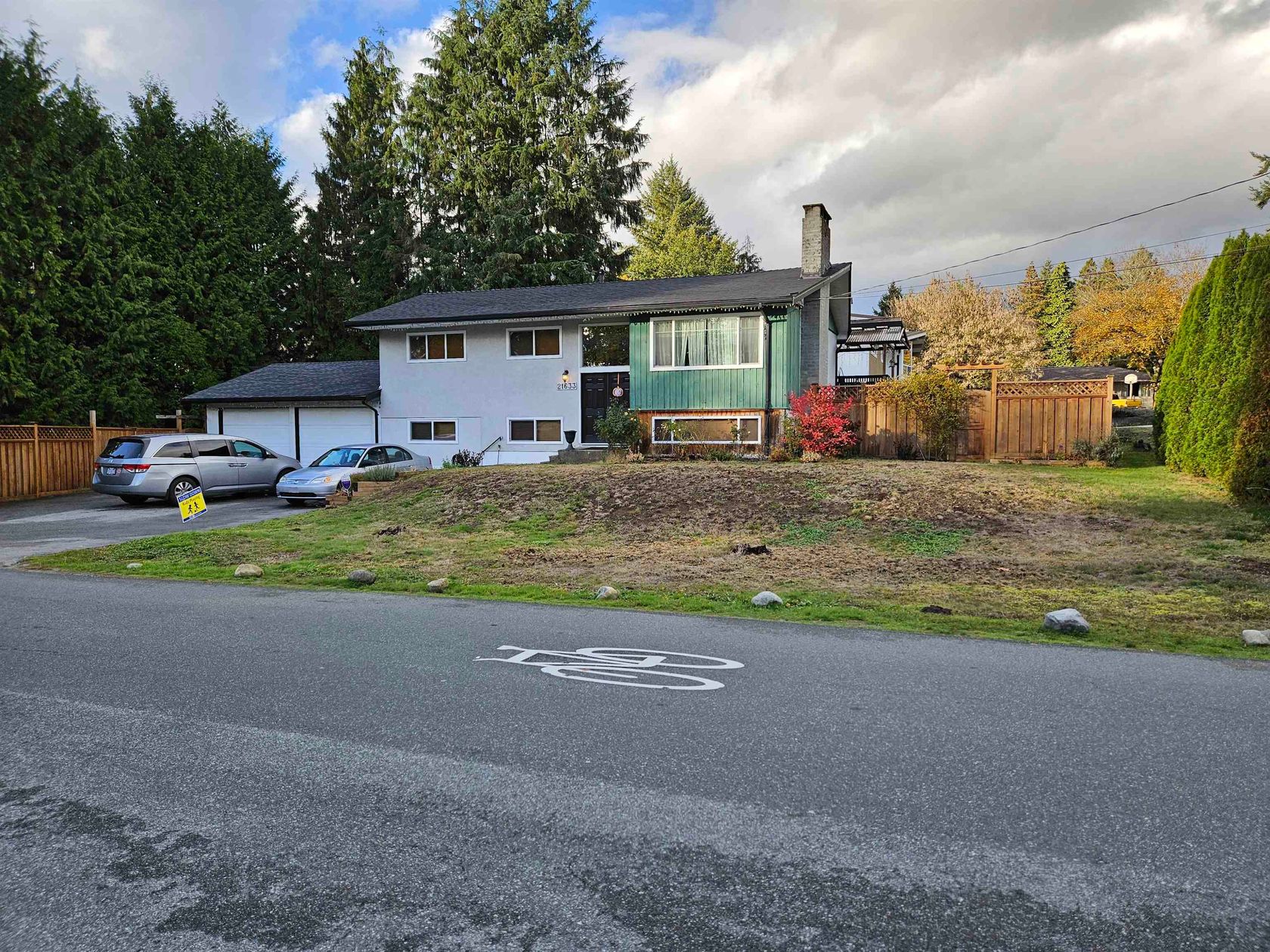 21633 Donovan Avenue, West Central, Maple Ridge photo number 2