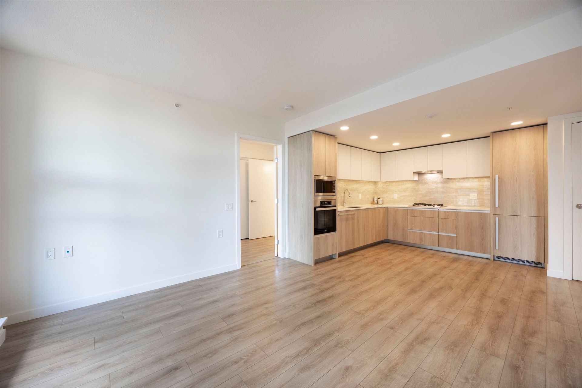 419 - 6655 Buswell Street4