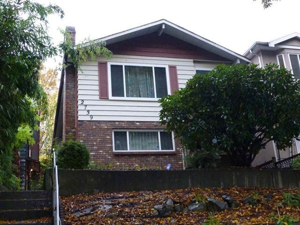 2739 E Broadway0