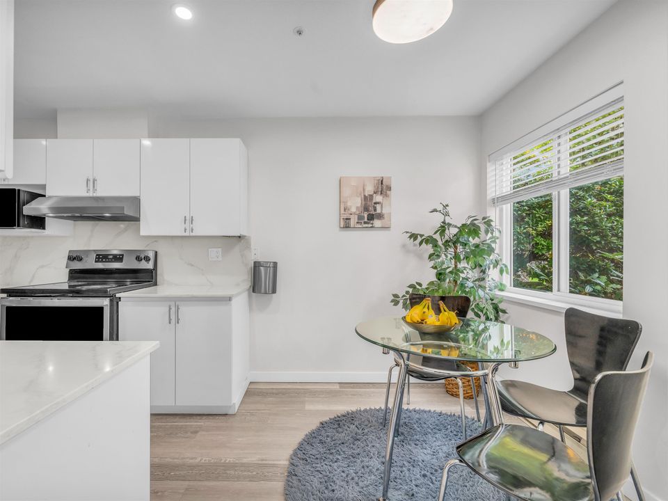 Photo 10 at 101 - 15140 29a Avenue, King George Corridor, South Surrey White Rock