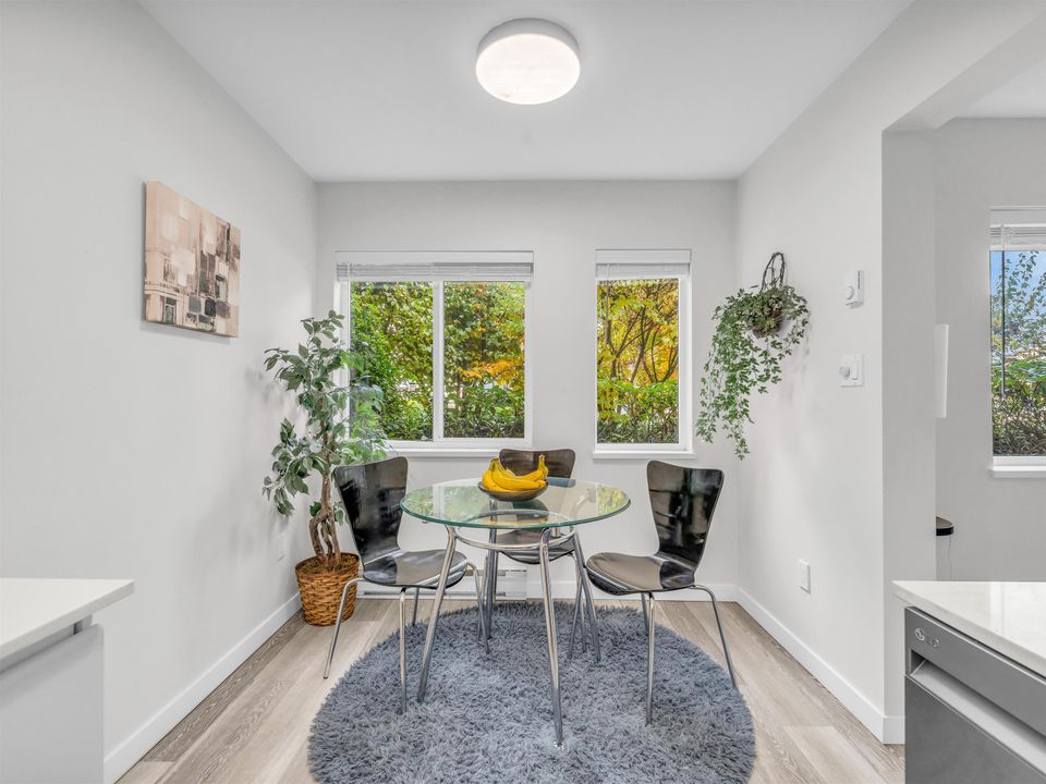 Photo 11 at 101 - 15140 29a Avenue, King George Corridor, South Surrey White Rock
