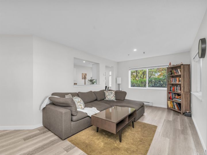 Photo 1 at 101 - 15140 29a Avenue, King George Corridor, South Surrey White Rock