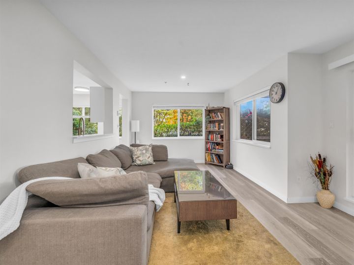 Photo 3 at 101 - 15140 29a Avenue, King George Corridor, South Surrey White Rock
