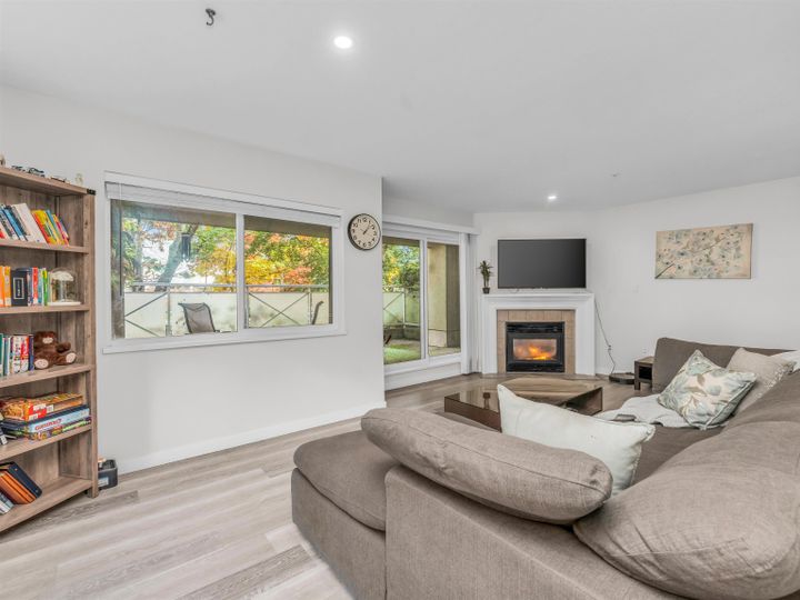 Photo 4 at 101 - 15140 29a Avenue, King George Corridor, South Surrey White Rock