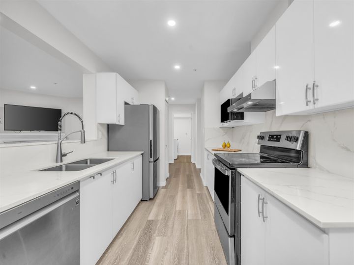 Photo 7 at 101 - 15140 29a Avenue, King George Corridor, South Surrey White Rock