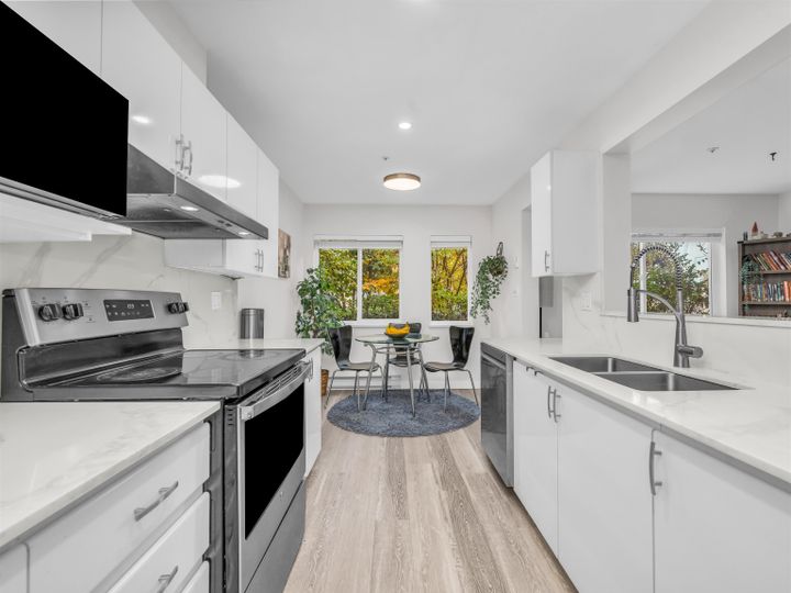 Photo 8 at 101 - 15140 29a Avenue, King George Corridor, South Surrey White Rock