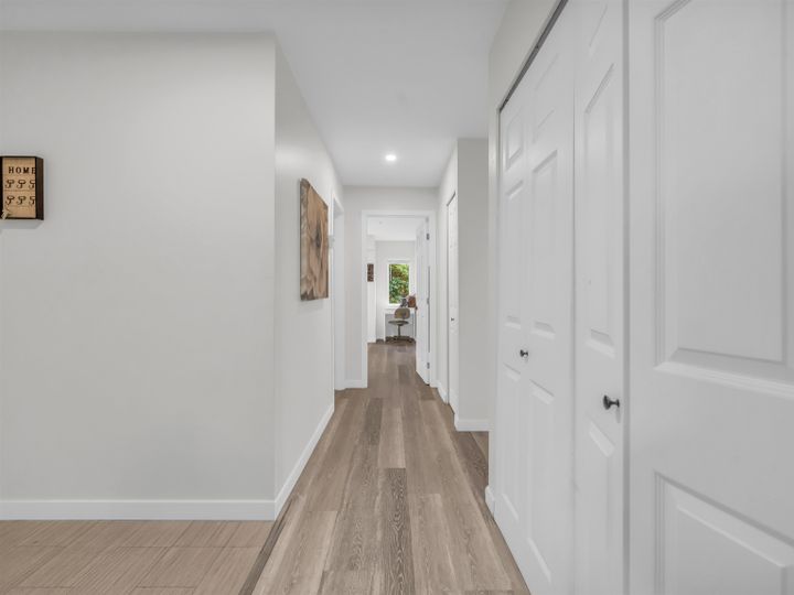 Photo 12 at 101 - 15140 29a Avenue, King George Corridor, South Surrey White Rock