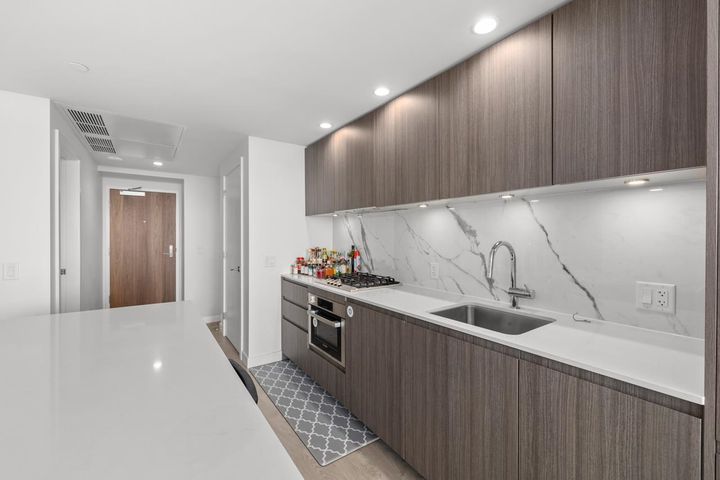 Photo 6 at 1106 - 6463 Silver Avenue, Metrotown, Burnaby South
