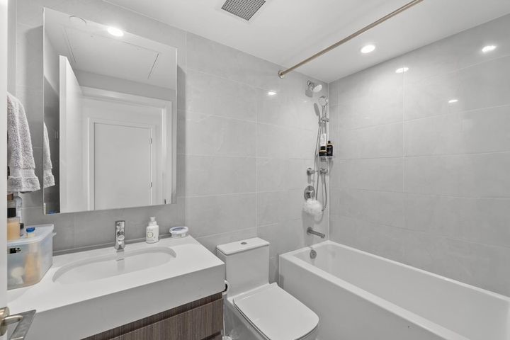 Photo 10 at 1106 - 6463 Silver Avenue, Metrotown, Burnaby South