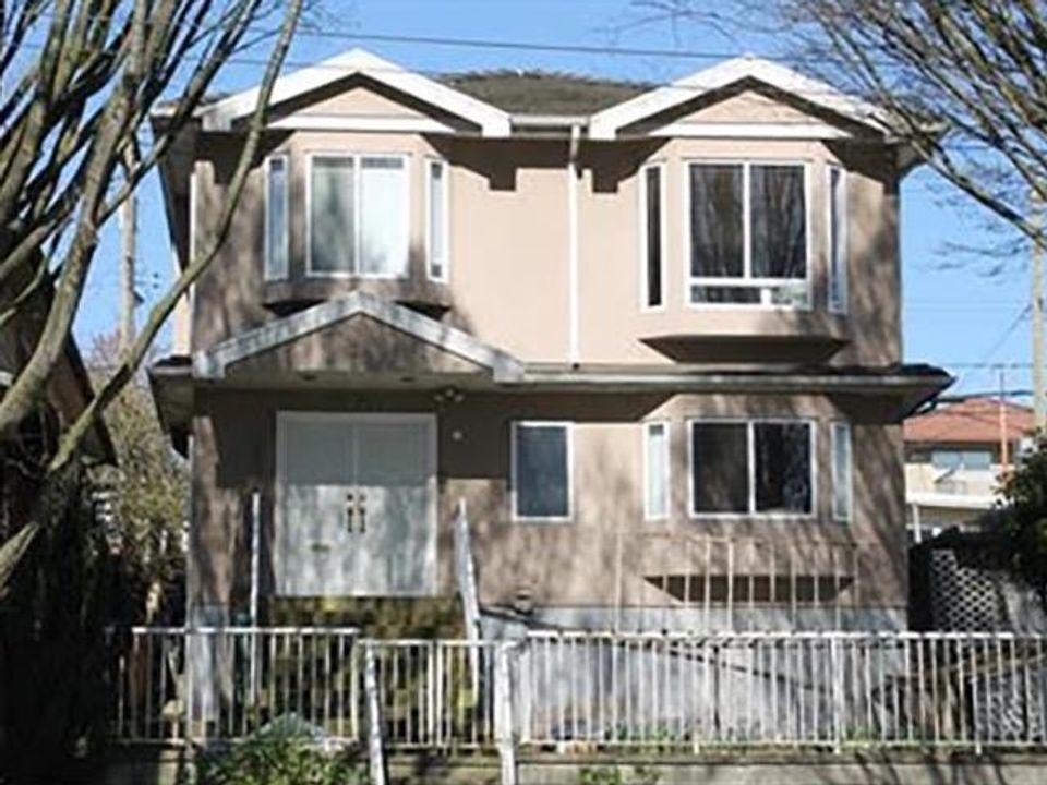 2741 E Broadway0