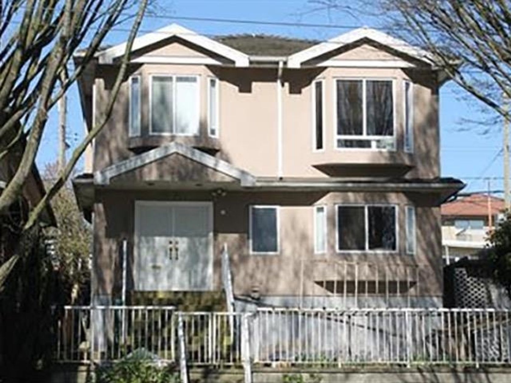 2741 E Broadway, Renfrew VE, Vancouver East photo number 2 2741 E Broadway, Renfrew VE, Vancouver East photo number 2