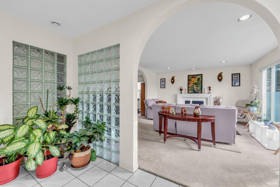 185 W 45th Avenue2