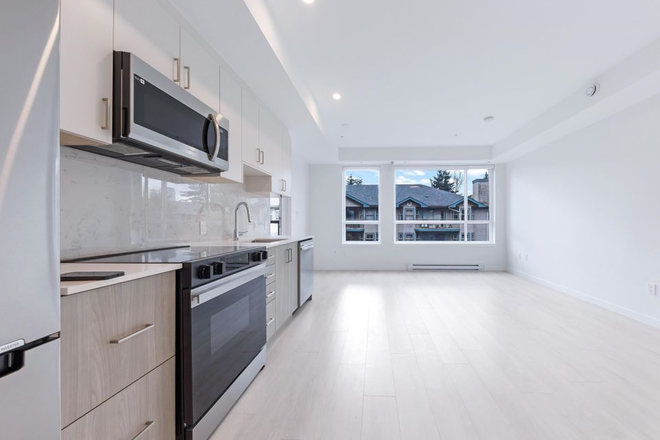 Photo 7 at E306 - 13858 S 108 Avenue, Guildford, North Surrey