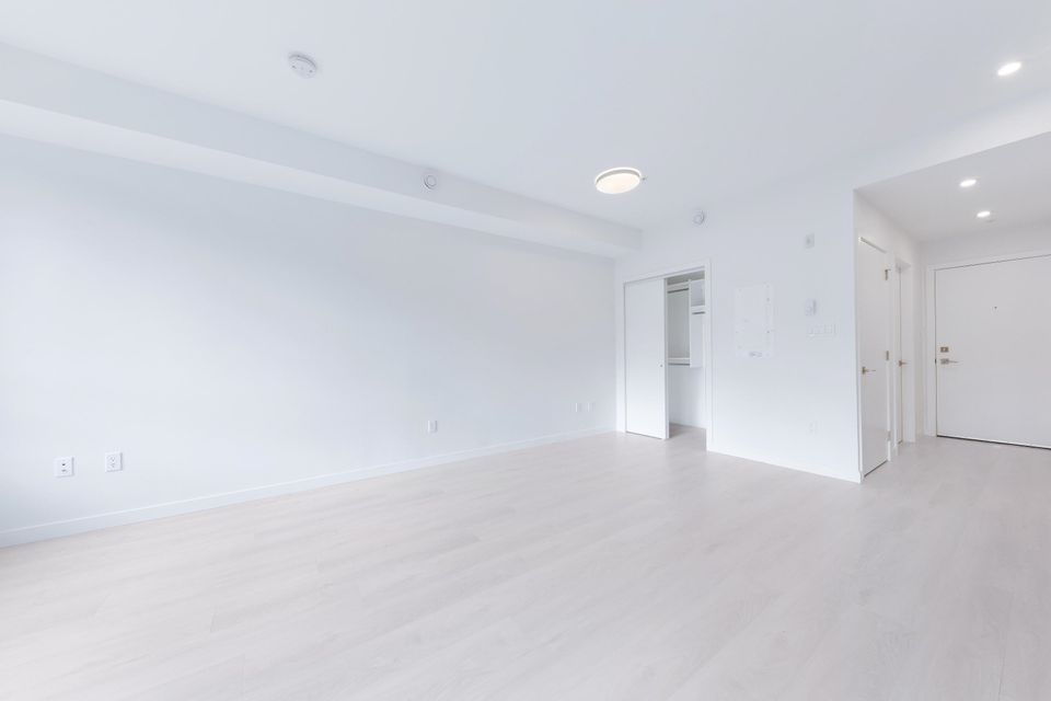Photo 9 at E306 - 13858 S 108 Avenue, Guildford, North Surrey