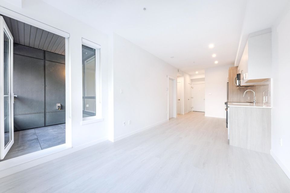 Photo 7 at E214 - 13858 S 108 Avenue, Guildford, North Surrey