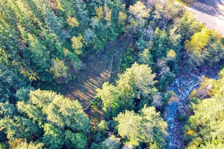 Photo 4 at 1017 Copper Drive, Britannia Beach, Squamish
